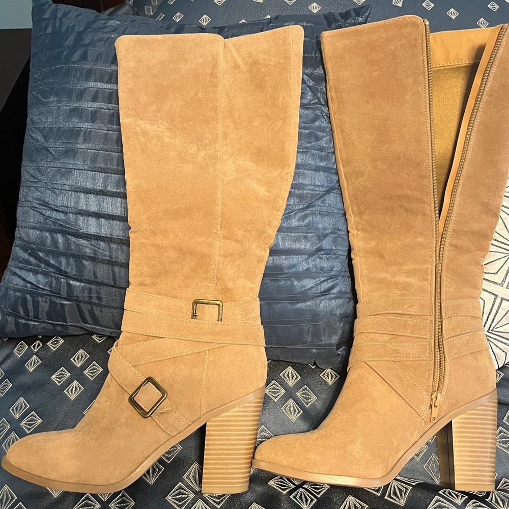 Women’s tall zip heeled boots